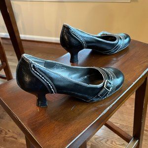 CHARLOTTE, black faux leather heels pumps US 7.5 M